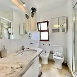 Skylight 2 With Pool By Homing Apartman