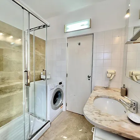 Apartament Skylight 2 With Pool By Homing