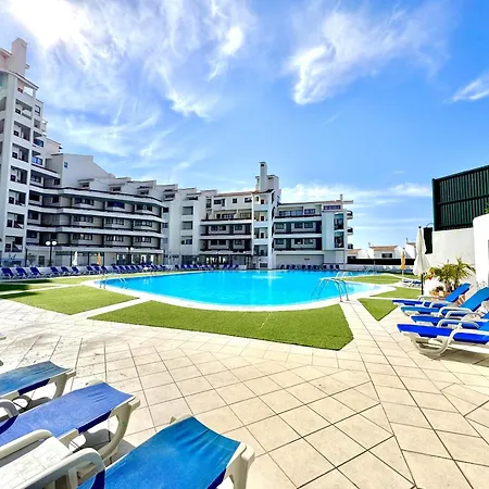 Skylight 2 With Pool By Homing Apartament *